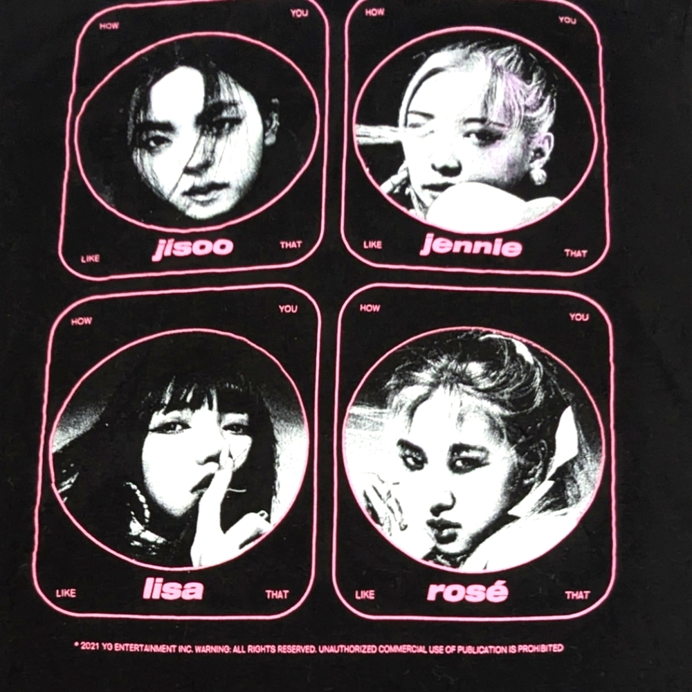 BLACKPINK South Korea Super Girl Group - Band Logo Front, Pics of Band on Back